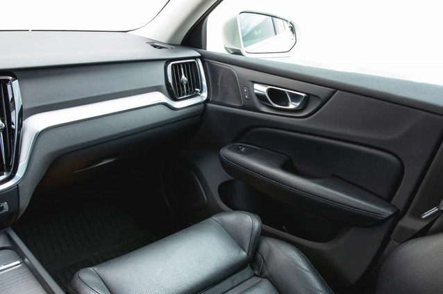 Volvo S60 cena 150000 przebieg: 91000, rok produkcji 2020 z Nowy Staw małe 301